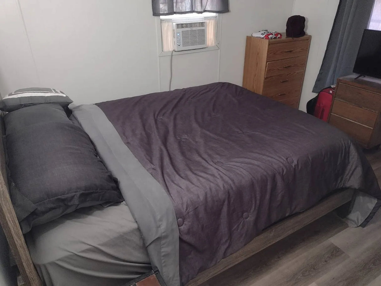 Oakridge Mobile Estates, Space 11