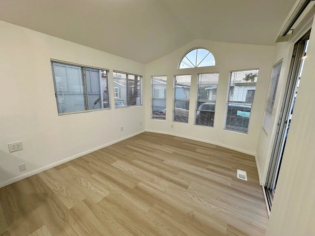 El Cajon Mobile Home Park, Space 25