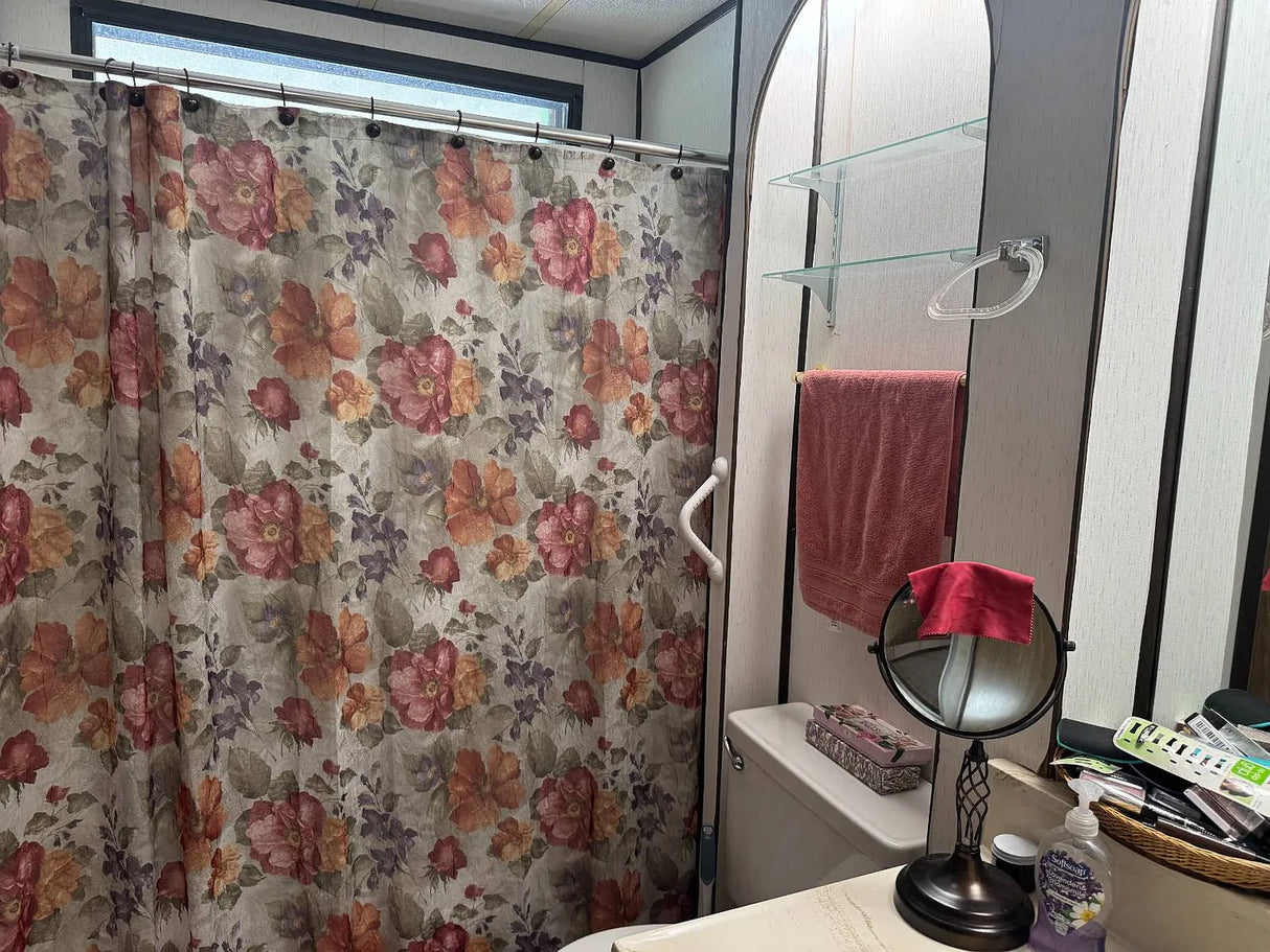 Oakridge Mobile Estates, Space 38