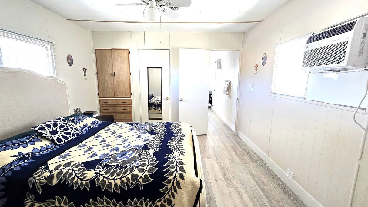 Palm Drive Court, Space D12