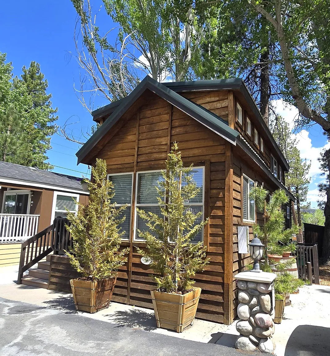 Big Bear Mobile Estates, Space RV2