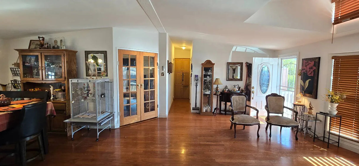 Pecan Park, Space 100