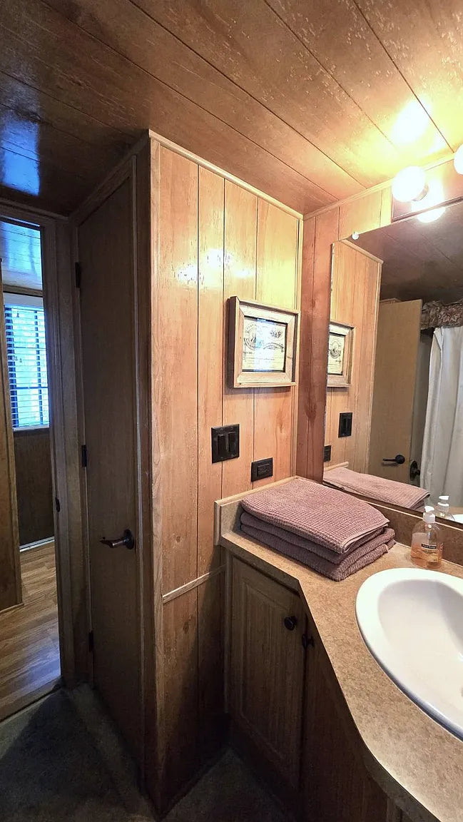 Big Bear Mobile Estates, Space RV2