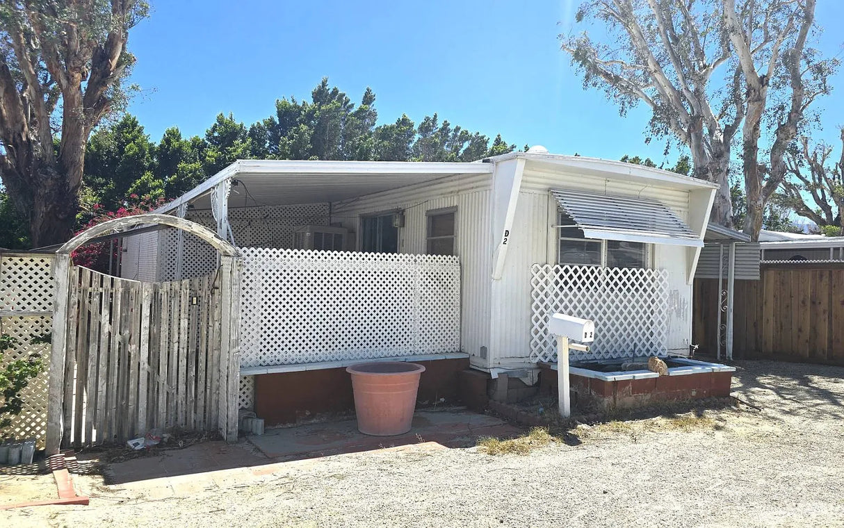 Palm Drive Court, Space D2