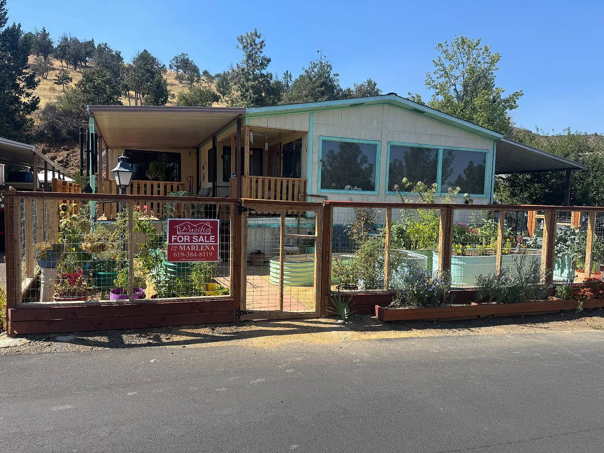 Oakridge Mobile Estates, Space 38