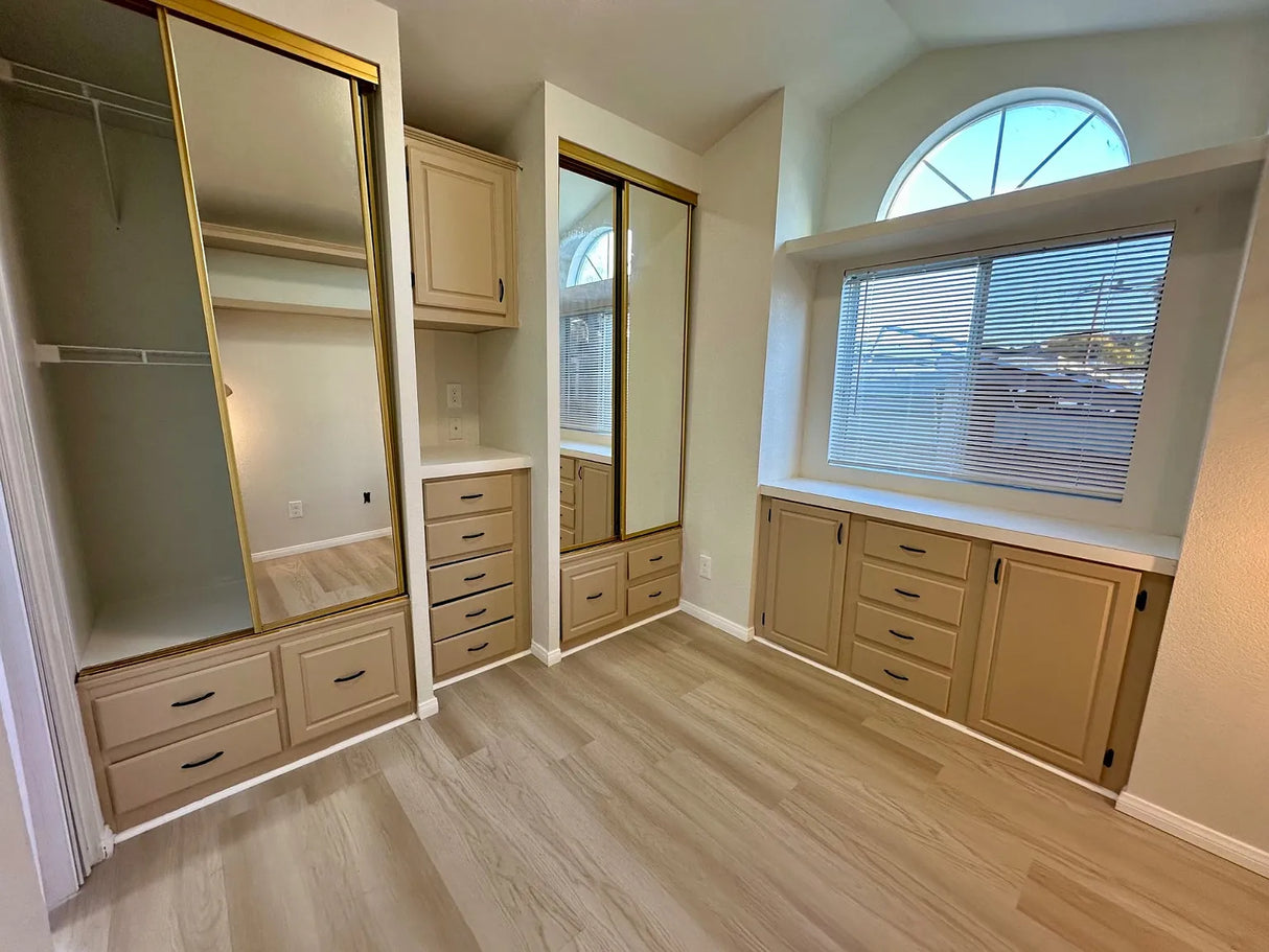 El Cajon Mobile Home Park, Space 25