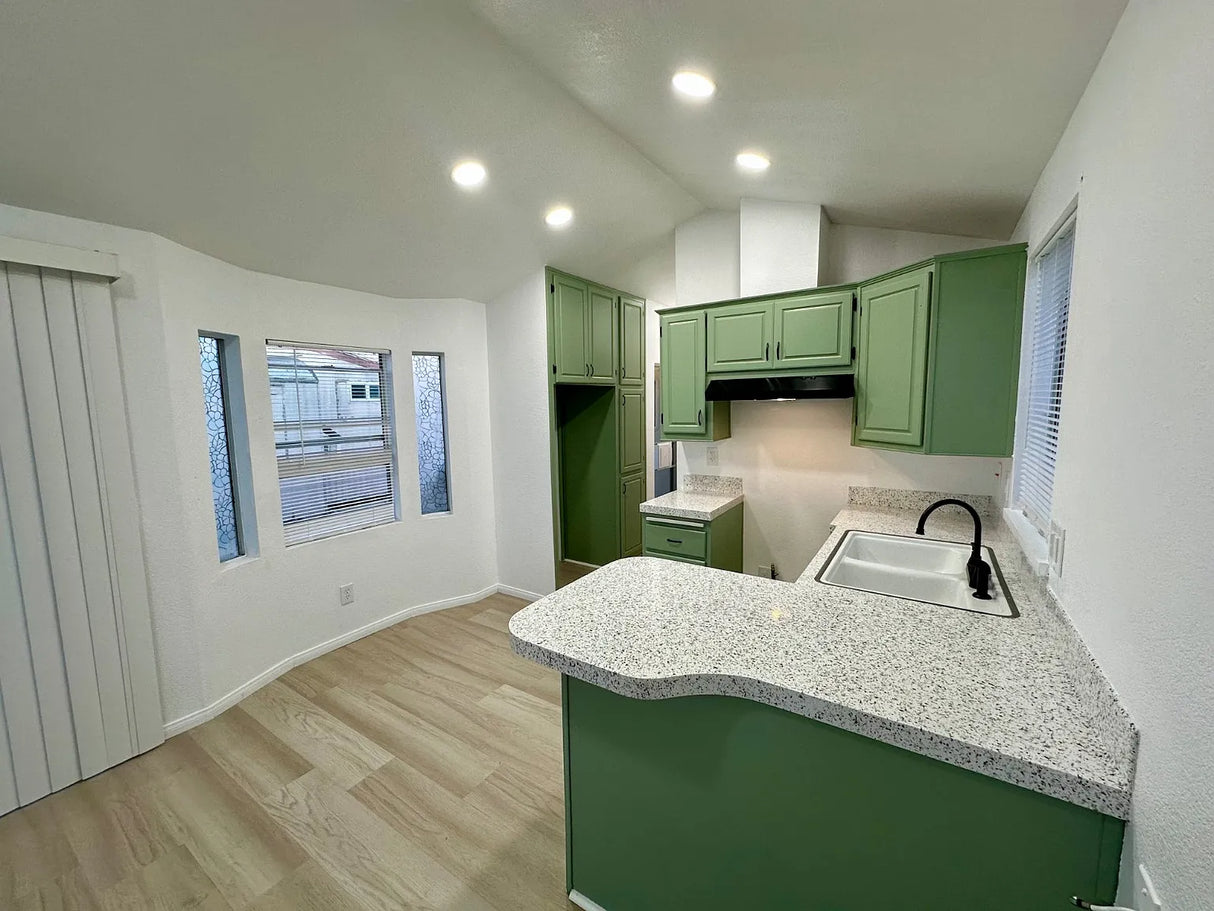 El Cajon Mobile Home Park, Space 25