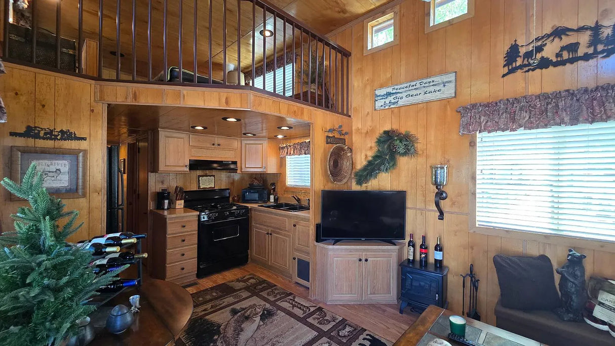 Big Bear Mobile Estates, Space RV2