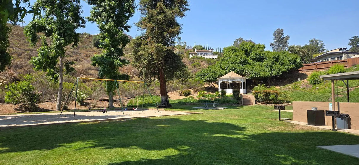 Terrace Views, Space 19