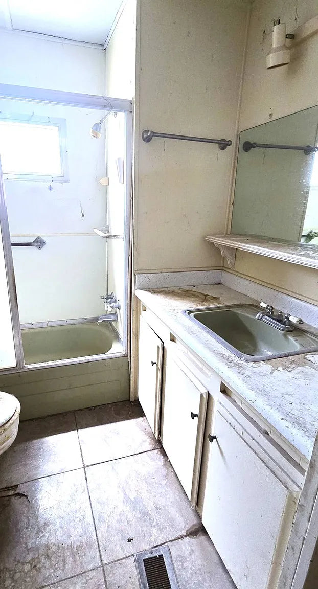 Palm Drive Court, Space D2