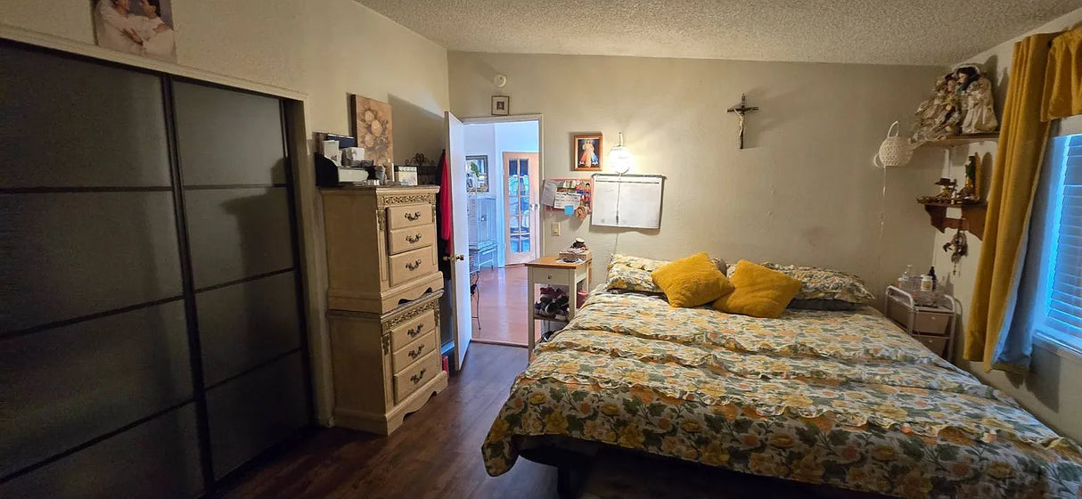 Pecan Park, Space 100