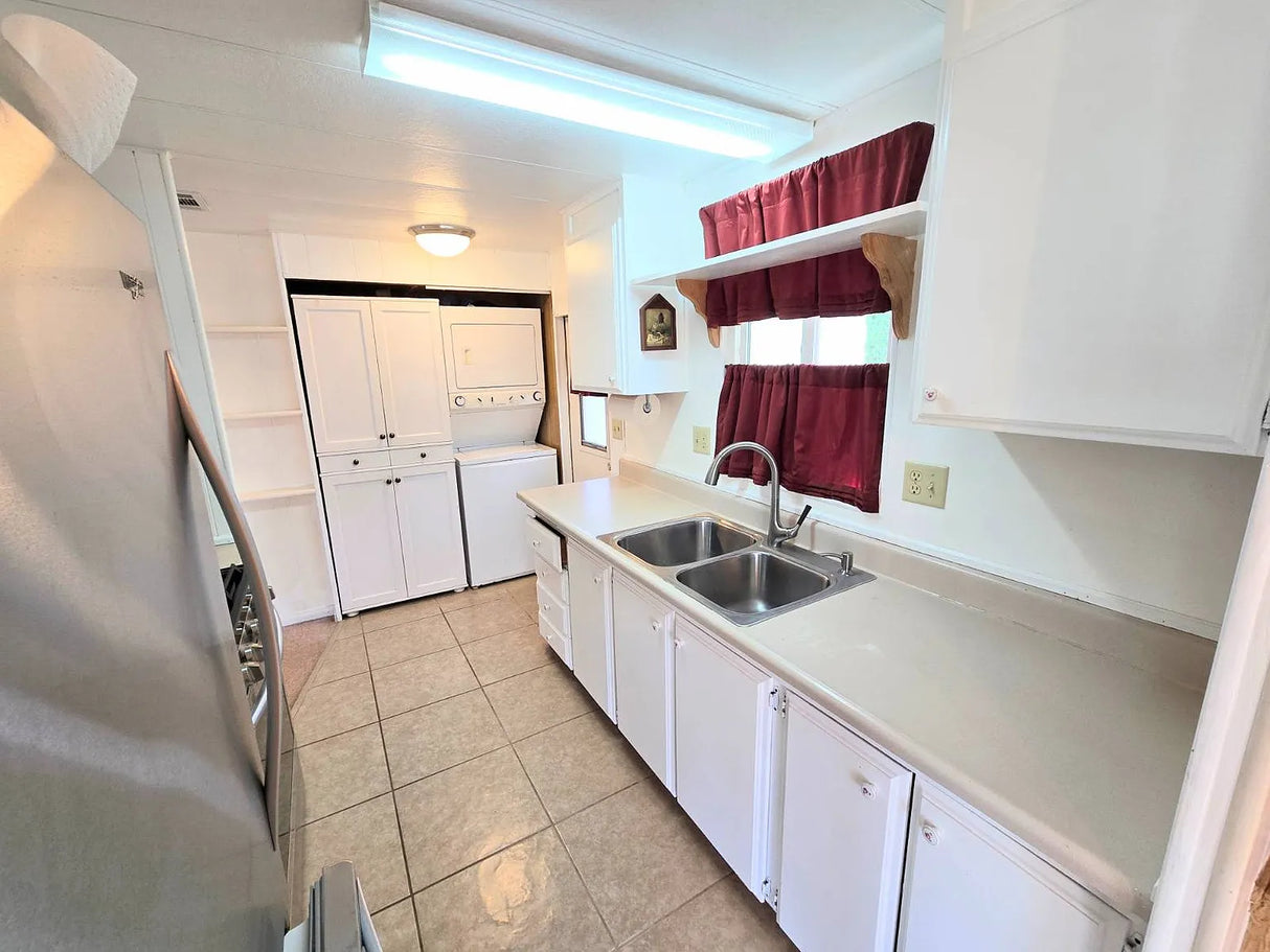 Pepperwood, Space 11