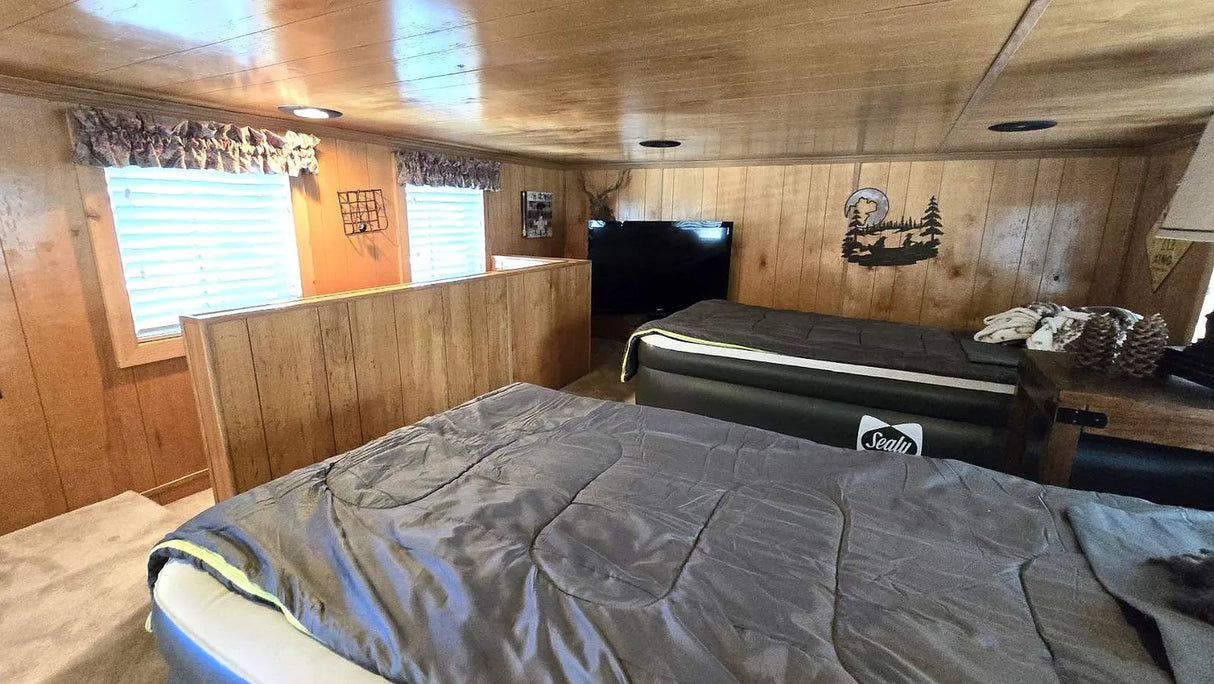 Big Bear Mobile Estates, Space RV2