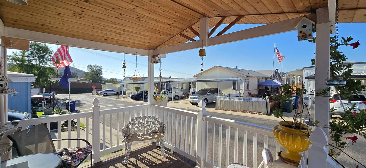 Pecan Park, Space 100