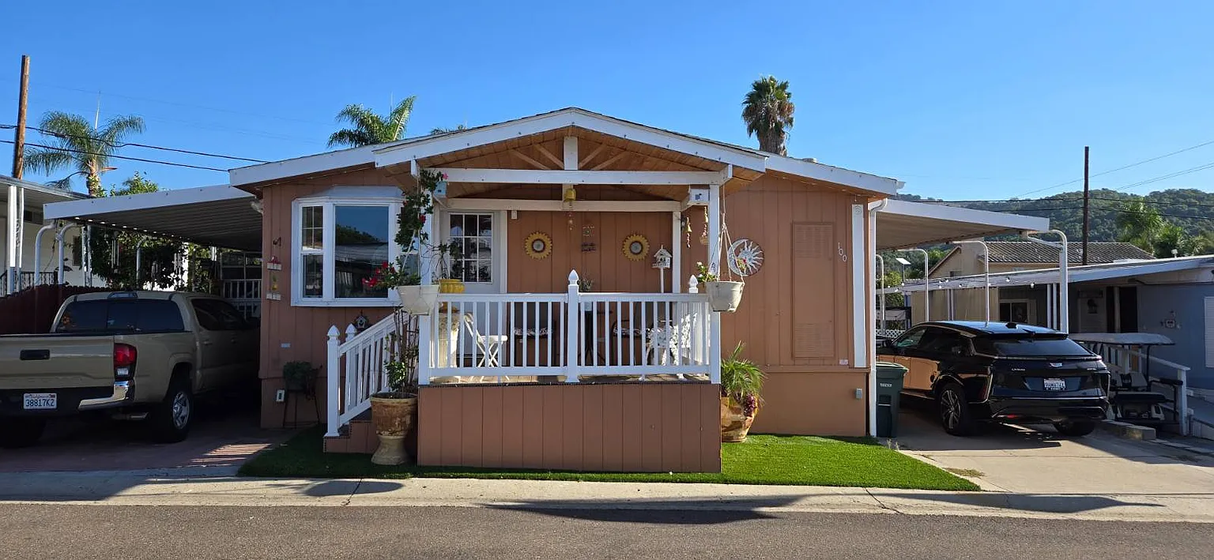 Pecan Park, Space 100