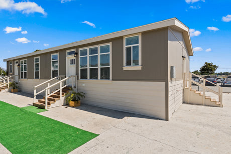 PACIFIC DUPLEX 4 - 3BD X 1BA 1,620 SQFT