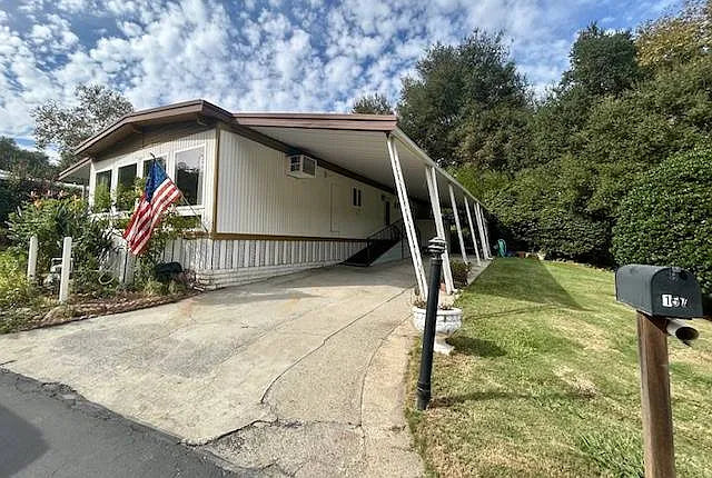 Valley Oaks, Space 157