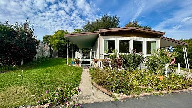 Valley Oaks, Space 157