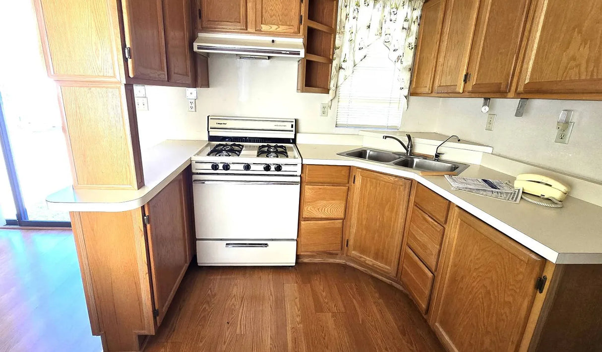 Palm Drive Court, Space D13