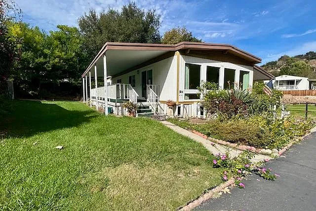 Valley Oaks, Space 157