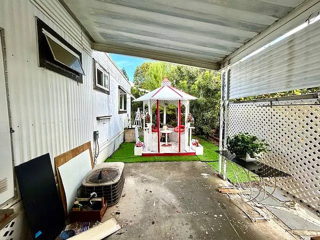 Imperial Park, Space 199