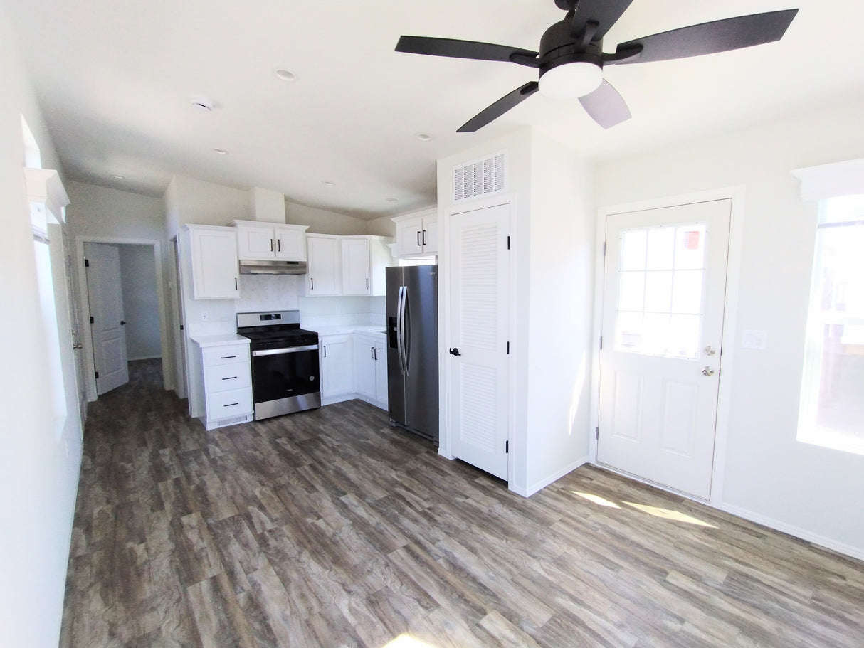 Pacific Chalet ADU SM8A- 1BD & 1BA - 398sqft