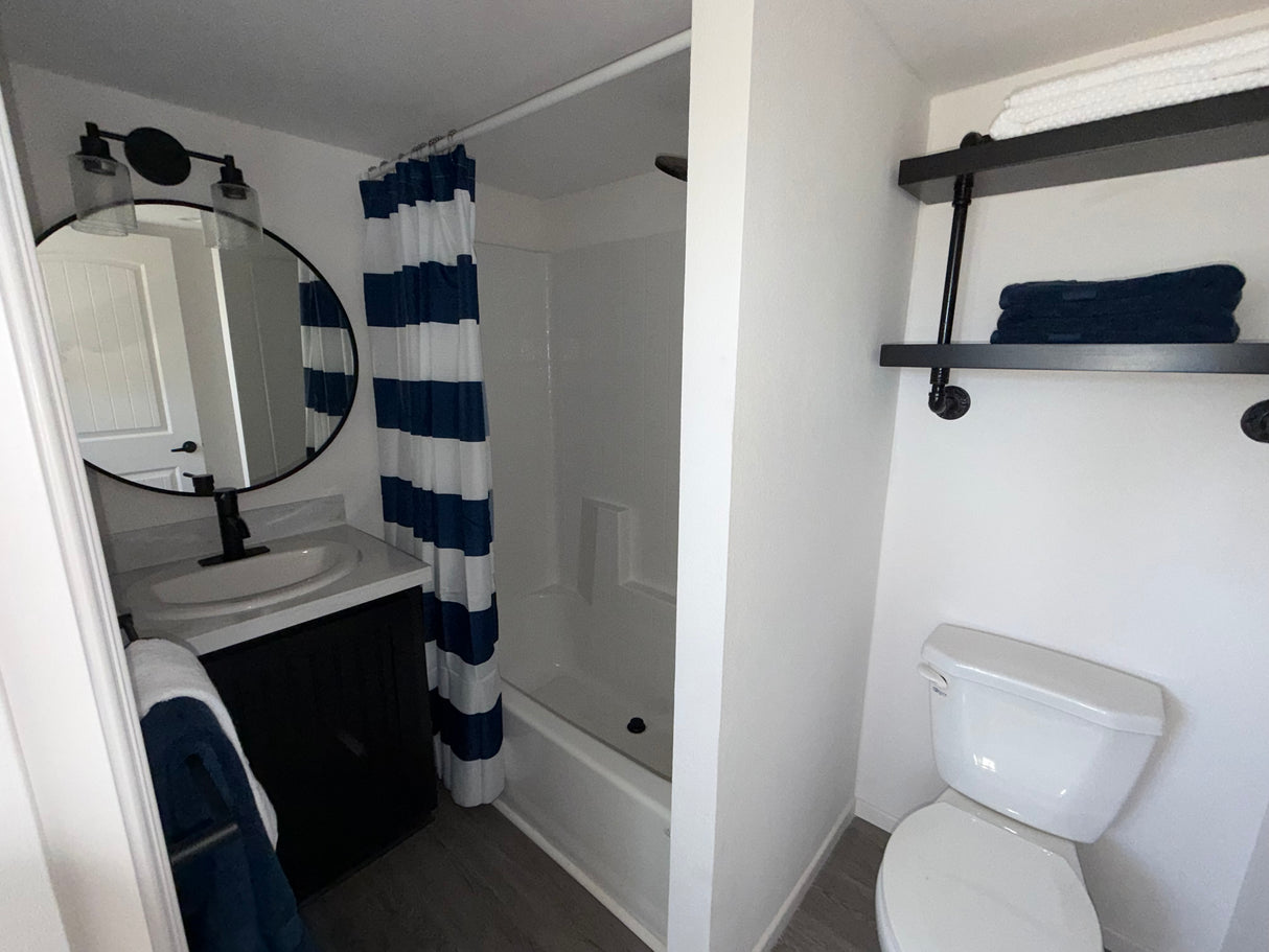 Pacific Acorn 13 - Studio with Loft