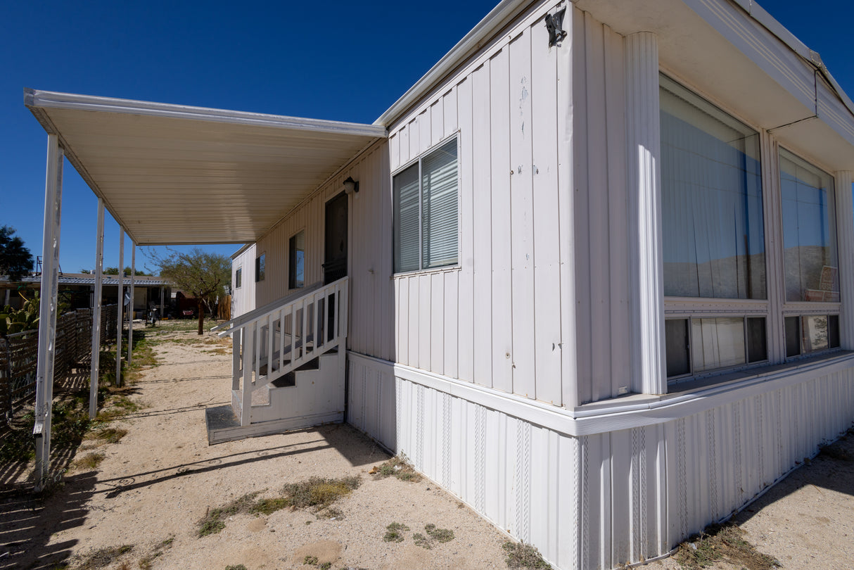 Ocotillo Oasis Mobile Home Park, Space 703