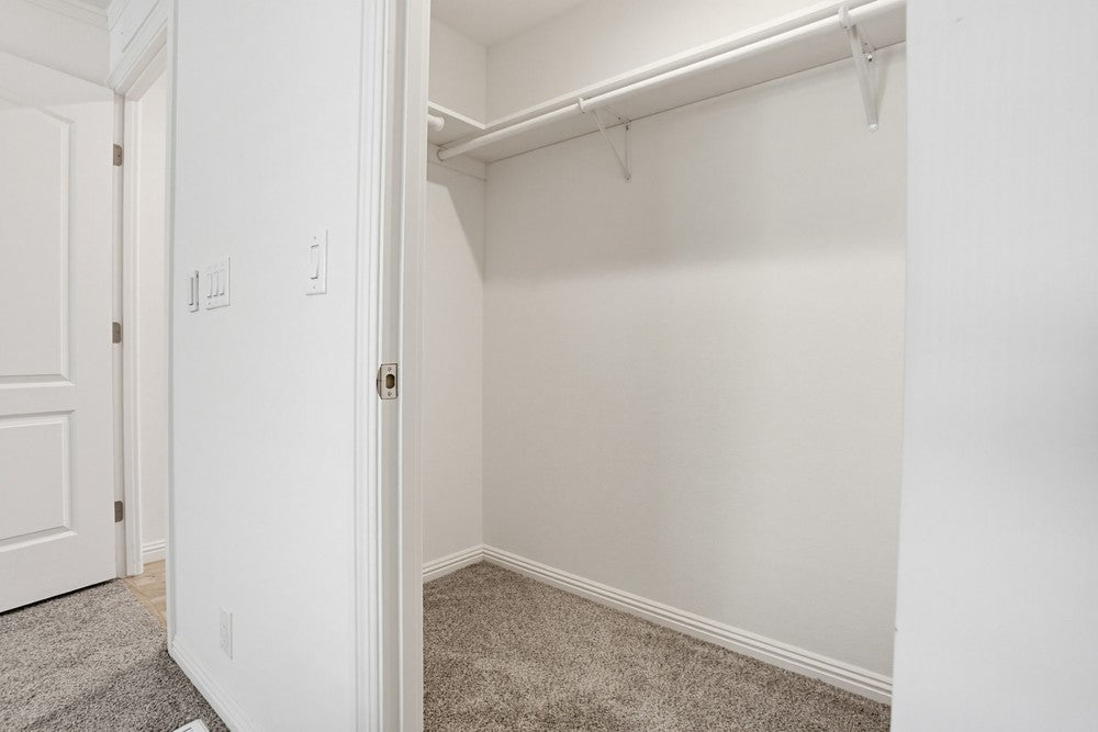 Rancho Escondido, Space 348