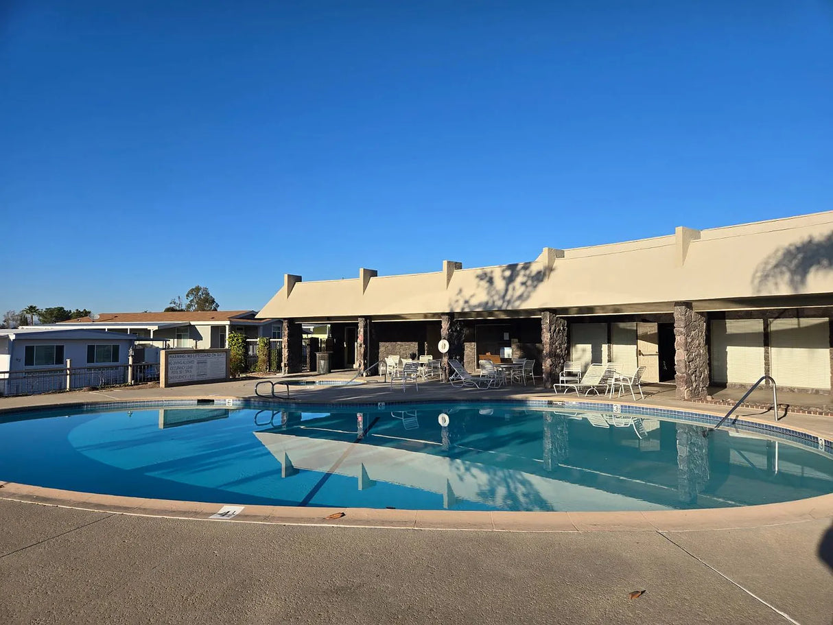 Monterey Lodge, Space 111