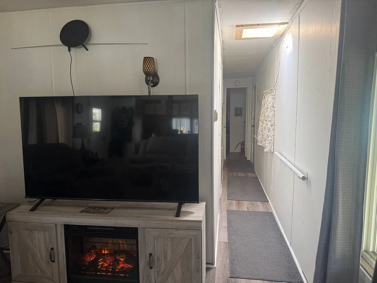 Oakridge Mobile Estates, Space 11