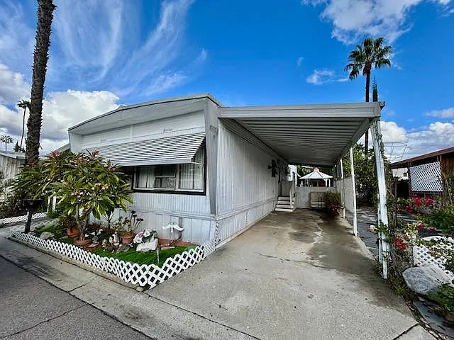 Imperial Park, Space 199