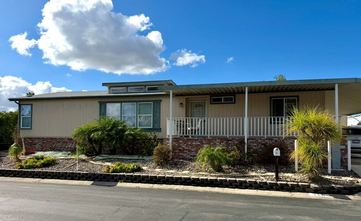 Rancho Escondido, Space 216
