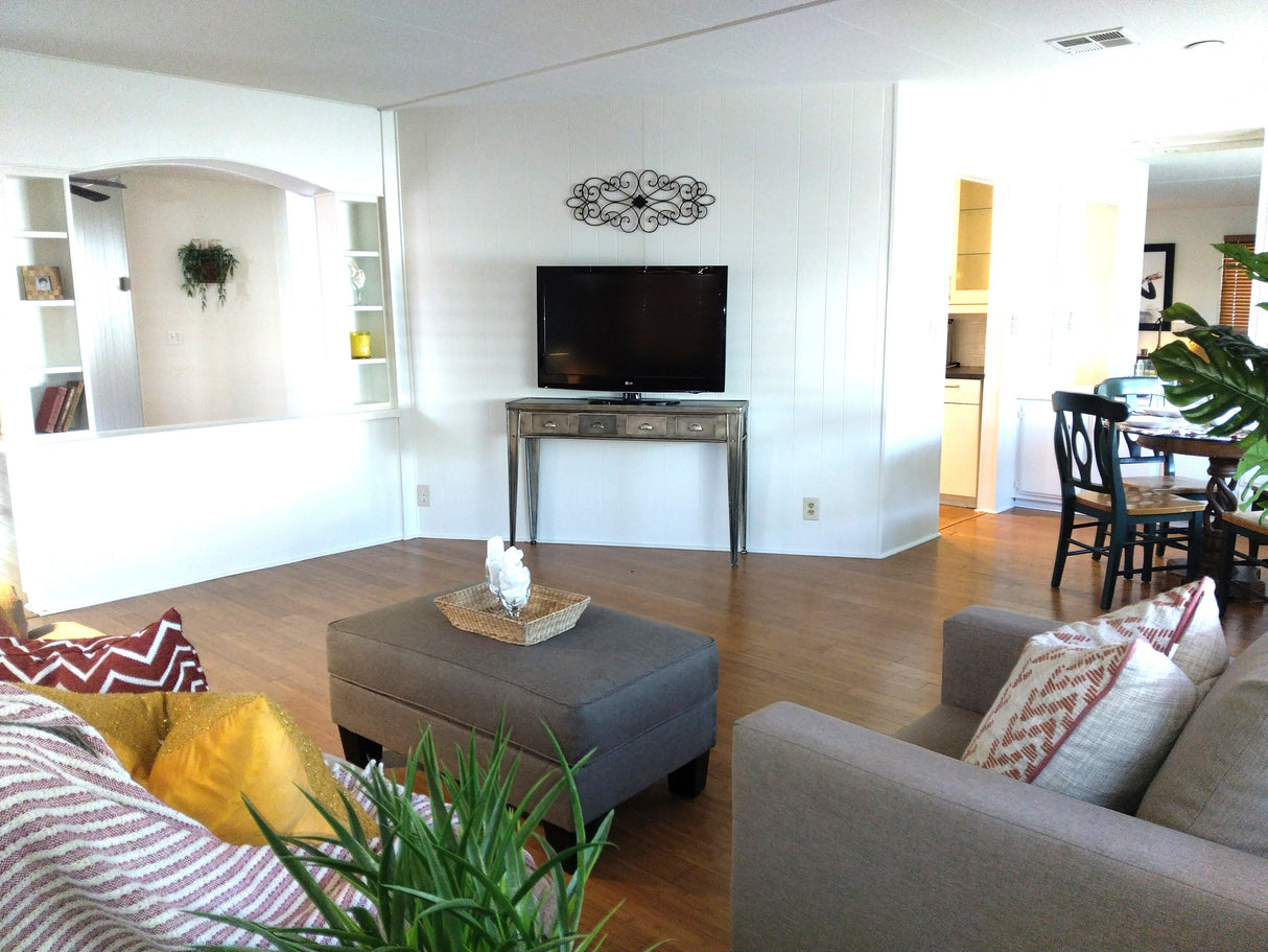 Lakeshore Gardens #113