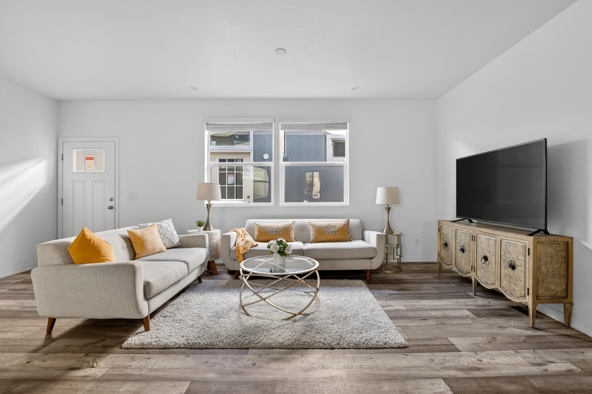 4 Pacific Del Mar living area