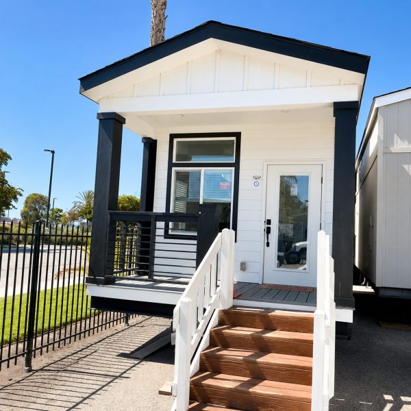 Pacific Acorn 13 exterior model