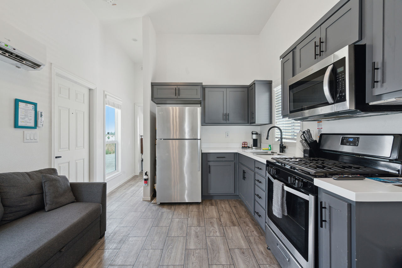 Pacific Acorn 15 kitchen 1