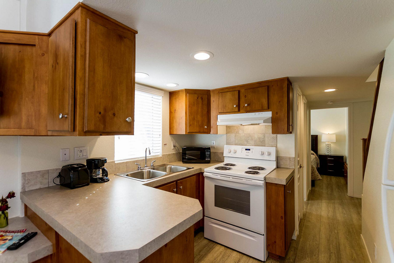 Pacific Acorn 19 kitchen