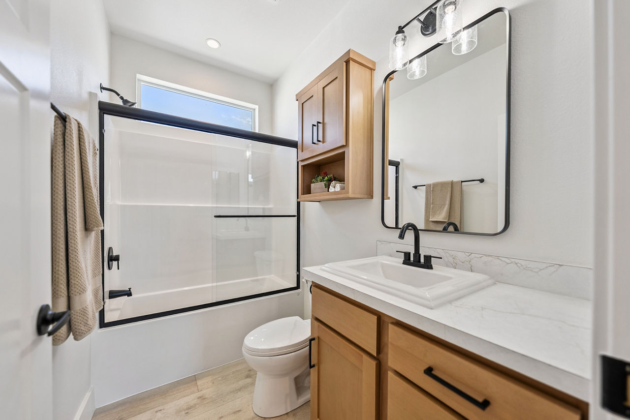Pacific Alta 5 second bathroom