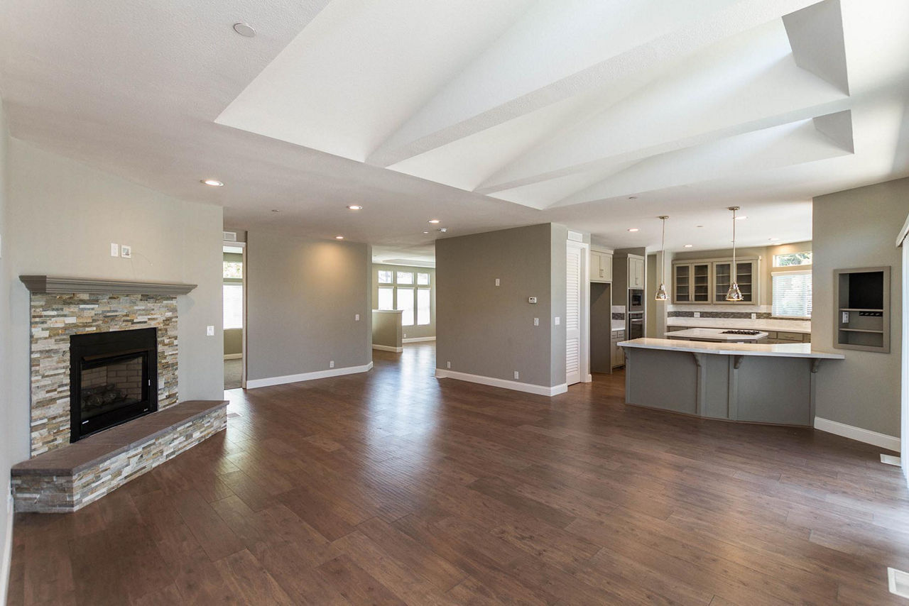 Pacific Crest 11 family room