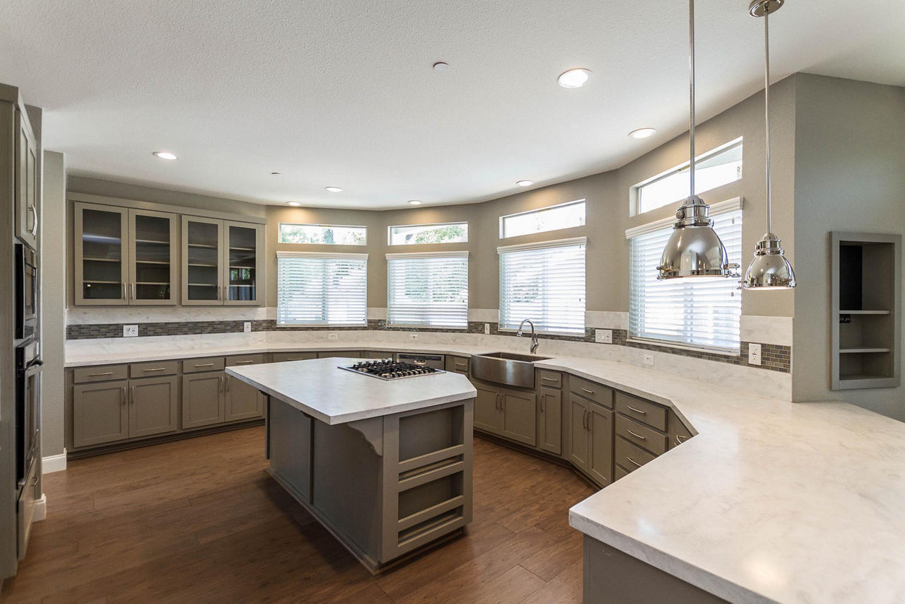 Pacific Crest 11 large kitchen