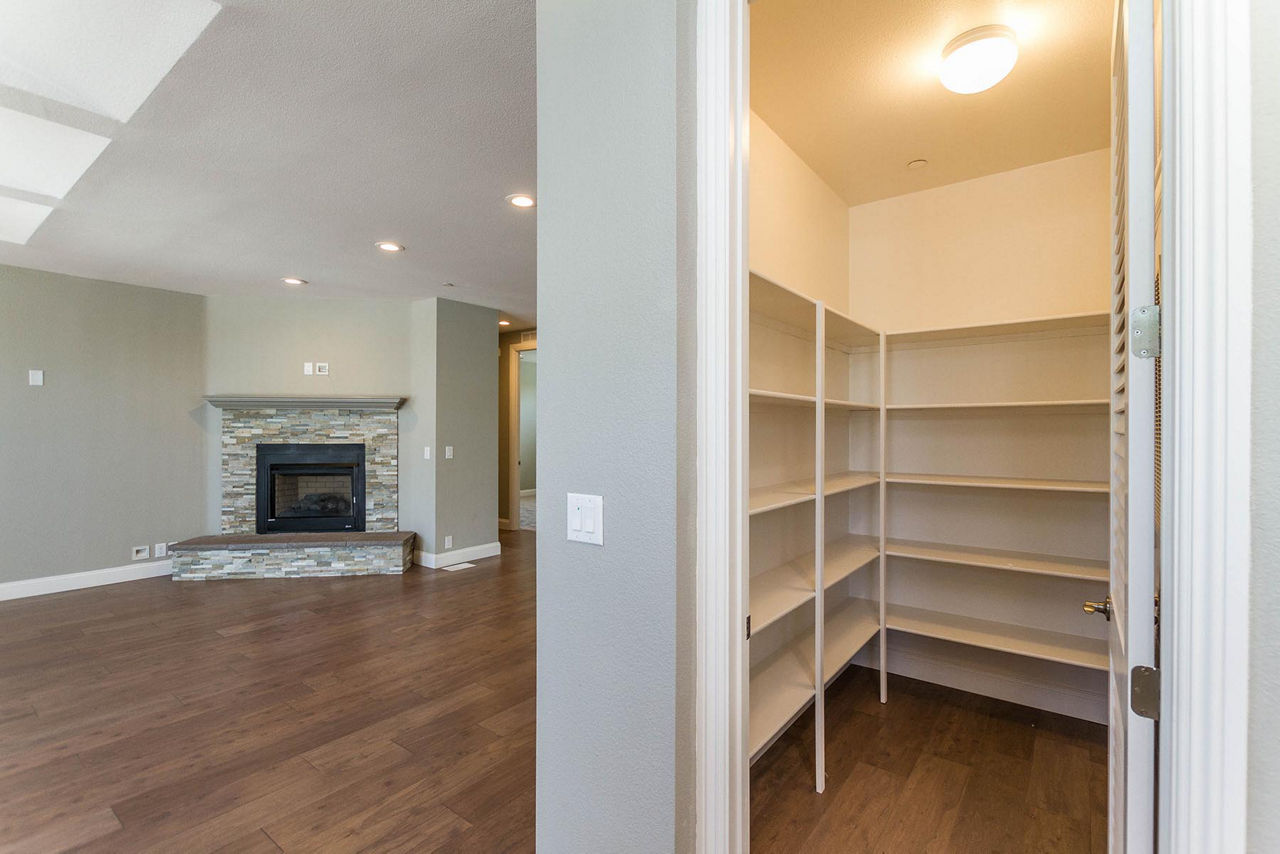 Pacific Crest 11 walk in pantry