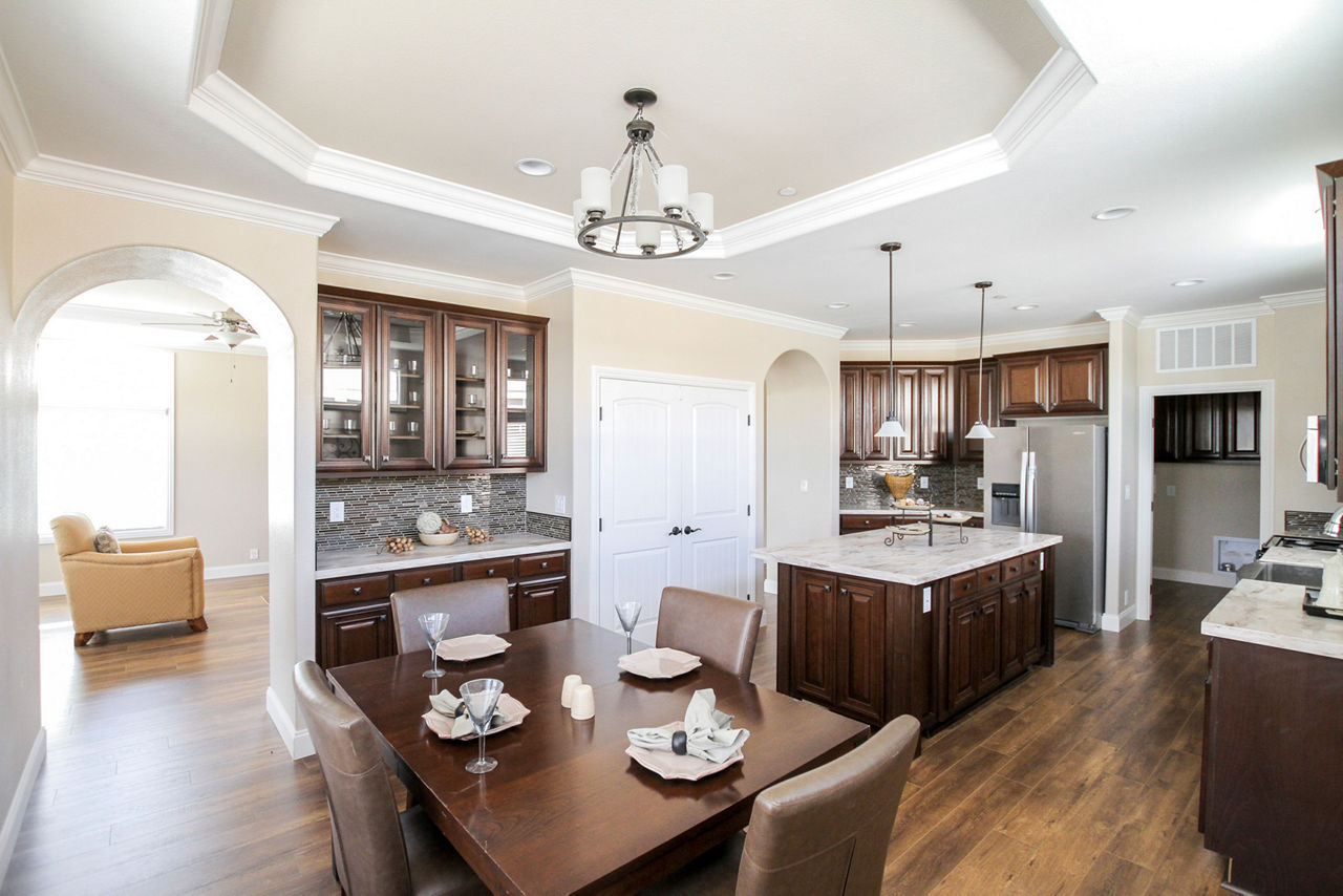 Pacific Crown 4 dining and kitchen