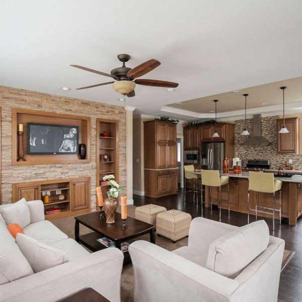 Pacific Crown 5 living and kitchen