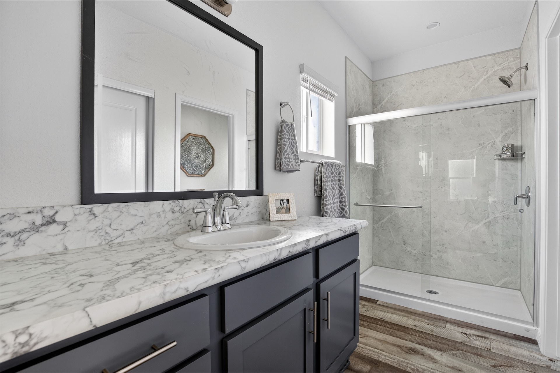 Pacific Del Mar primary bathroom