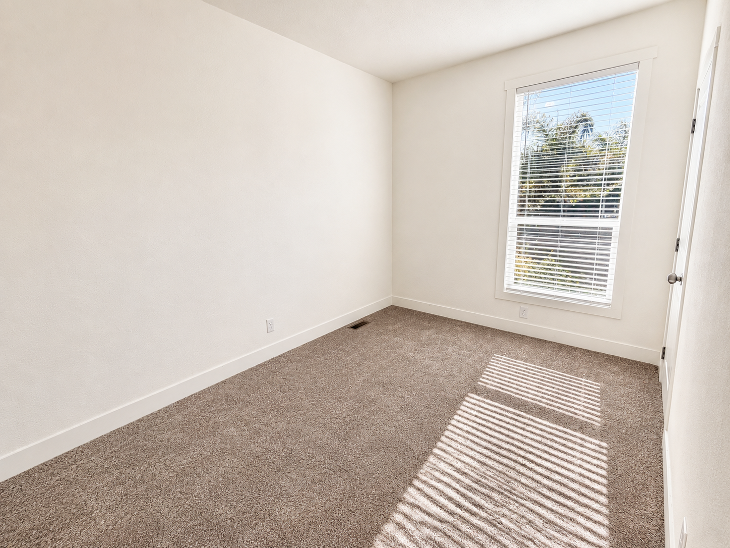 Pacific Eco S guest bedroom