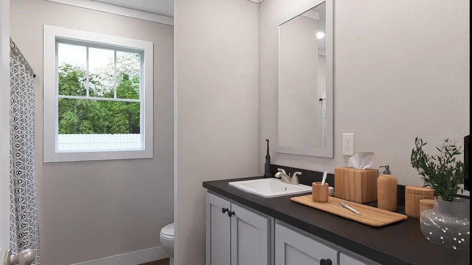 Pacific Entry 25 second bathroom