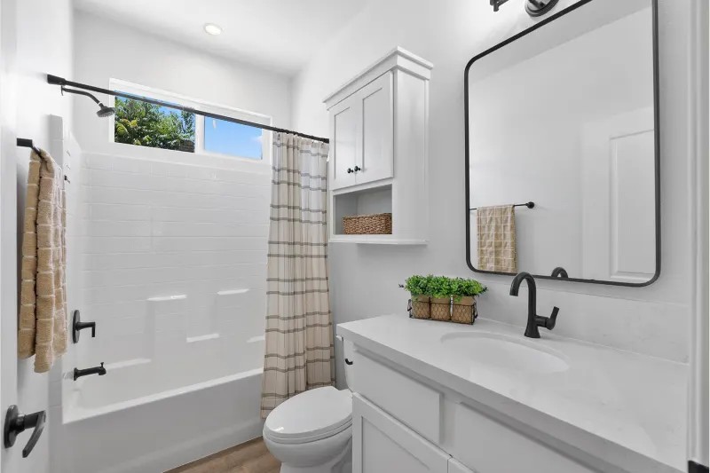 Pacific San Diego 27 secondary bathroom