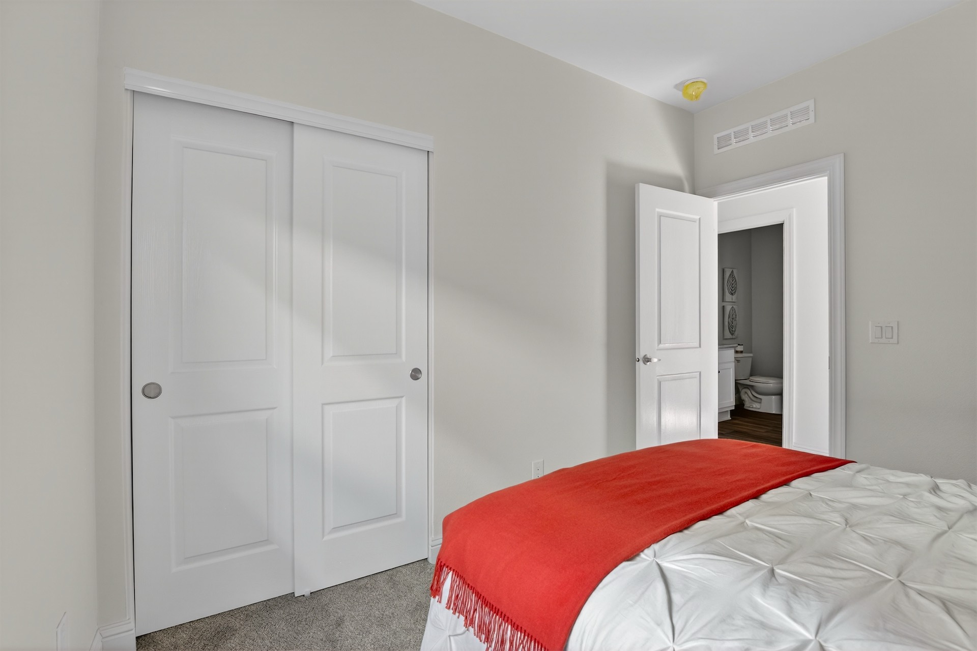 Pacific Vegas 5 third bedrom closet