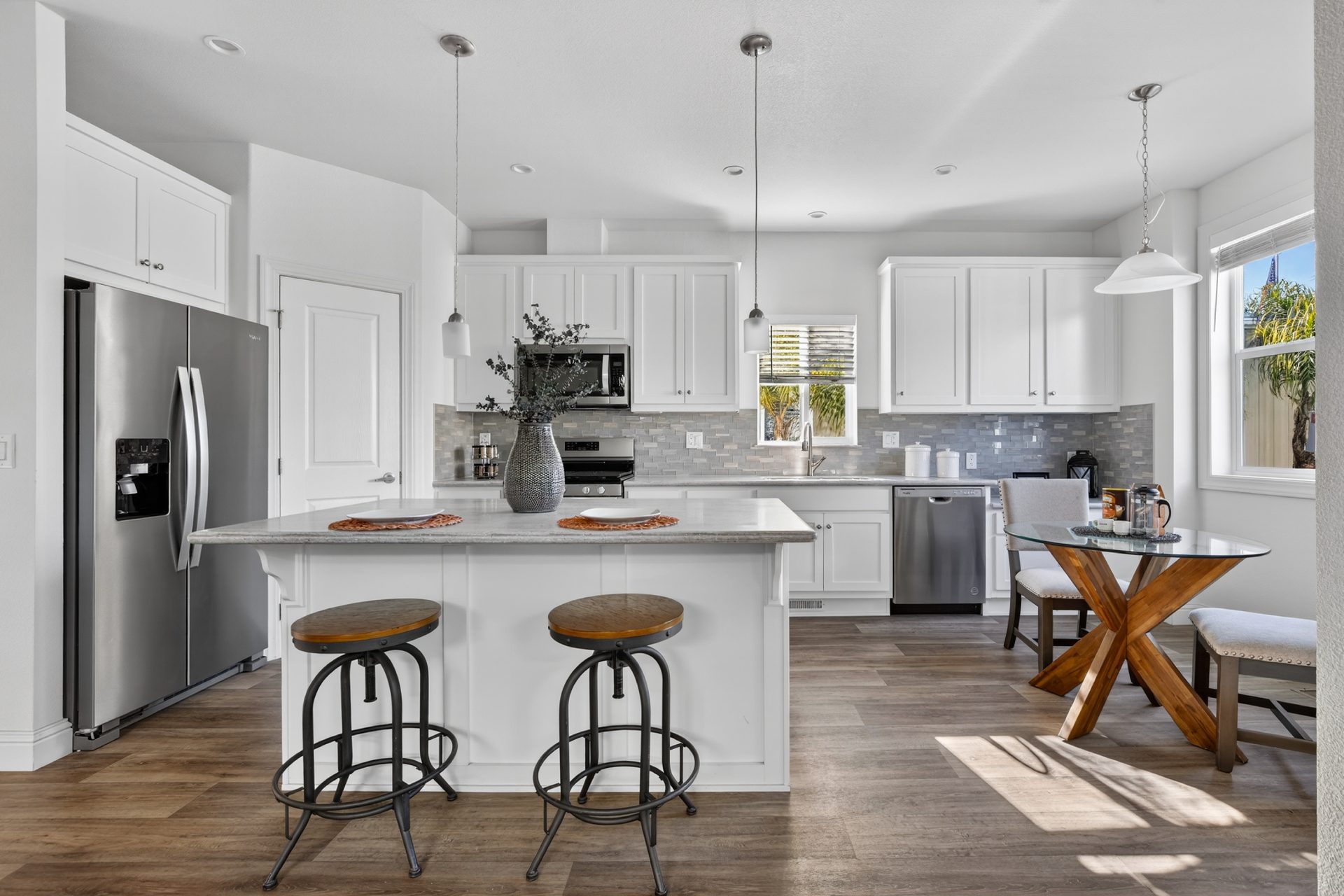 a1 PacificVegas5kitchenanddiningroom